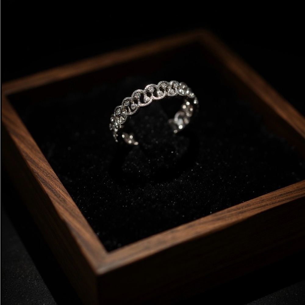 Dazzling Silver Women's Ring